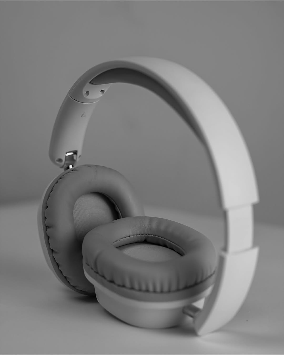 Royal Tech Product Photo 4 by Vebloom